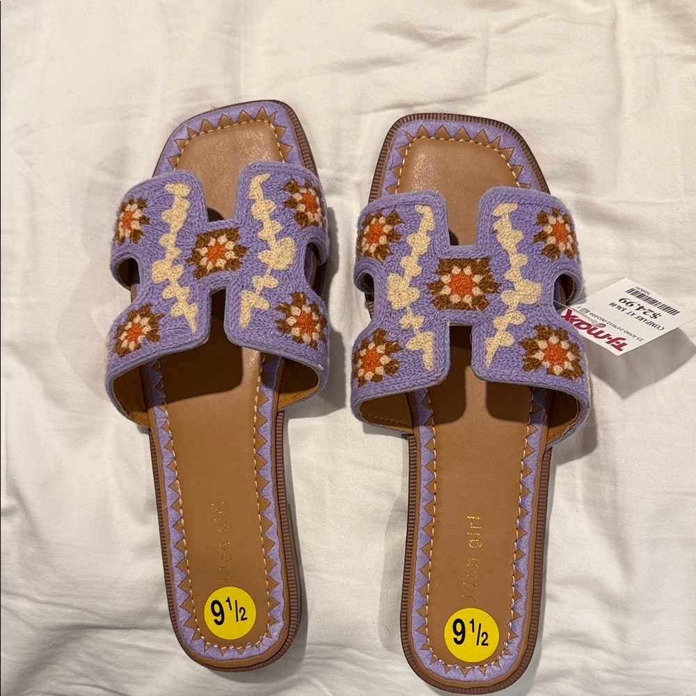 NWT - Madden Girl Knit Sandals